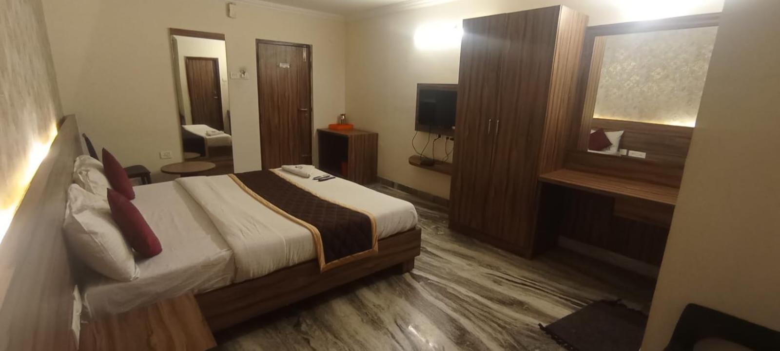 Hotel Raj Meridian, Tambaram Chennai Exterior foto